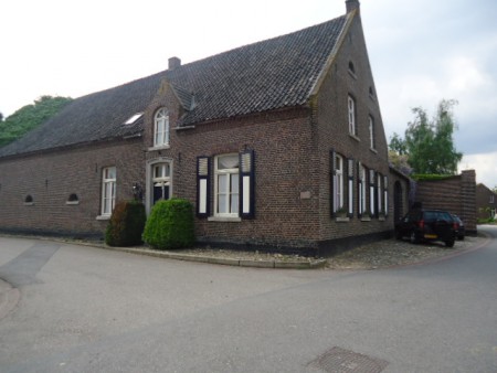 Grote gesloten hoeve nu